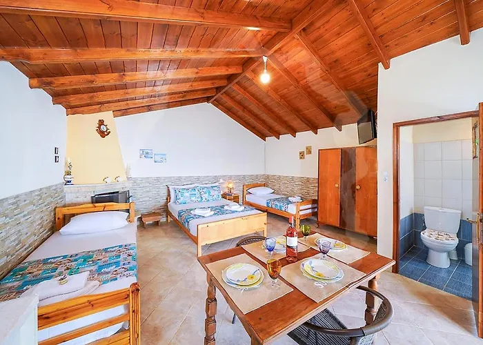 Avgoustos House شقة *